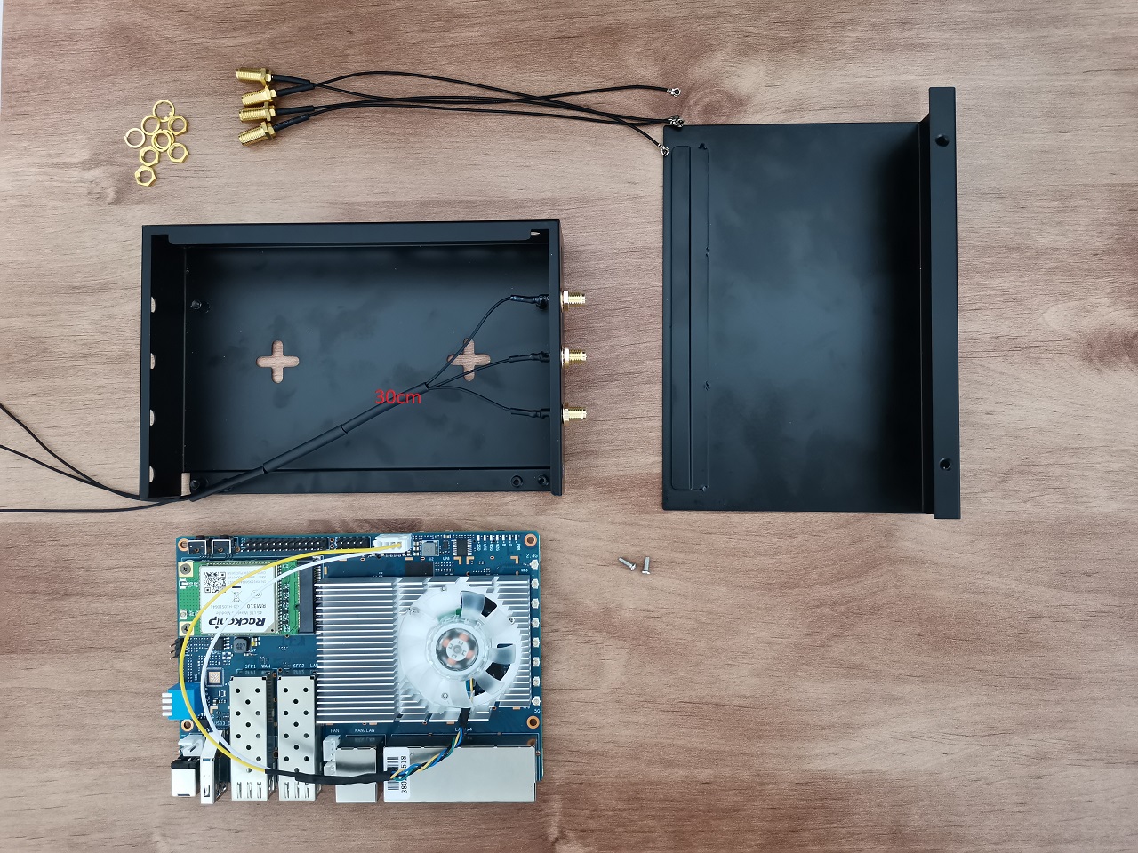 Banana Pi R3 Antennas Inst 1