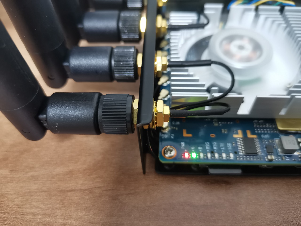 Banana Pi R3 Antennas Inst 4