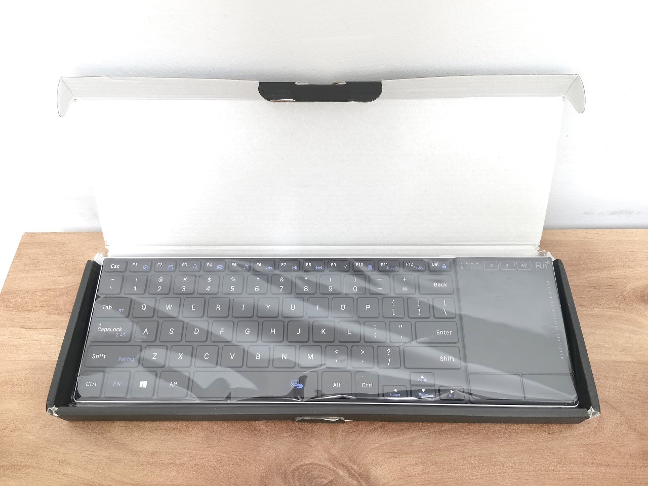 K22 Wireless Keyboard Unbox 1